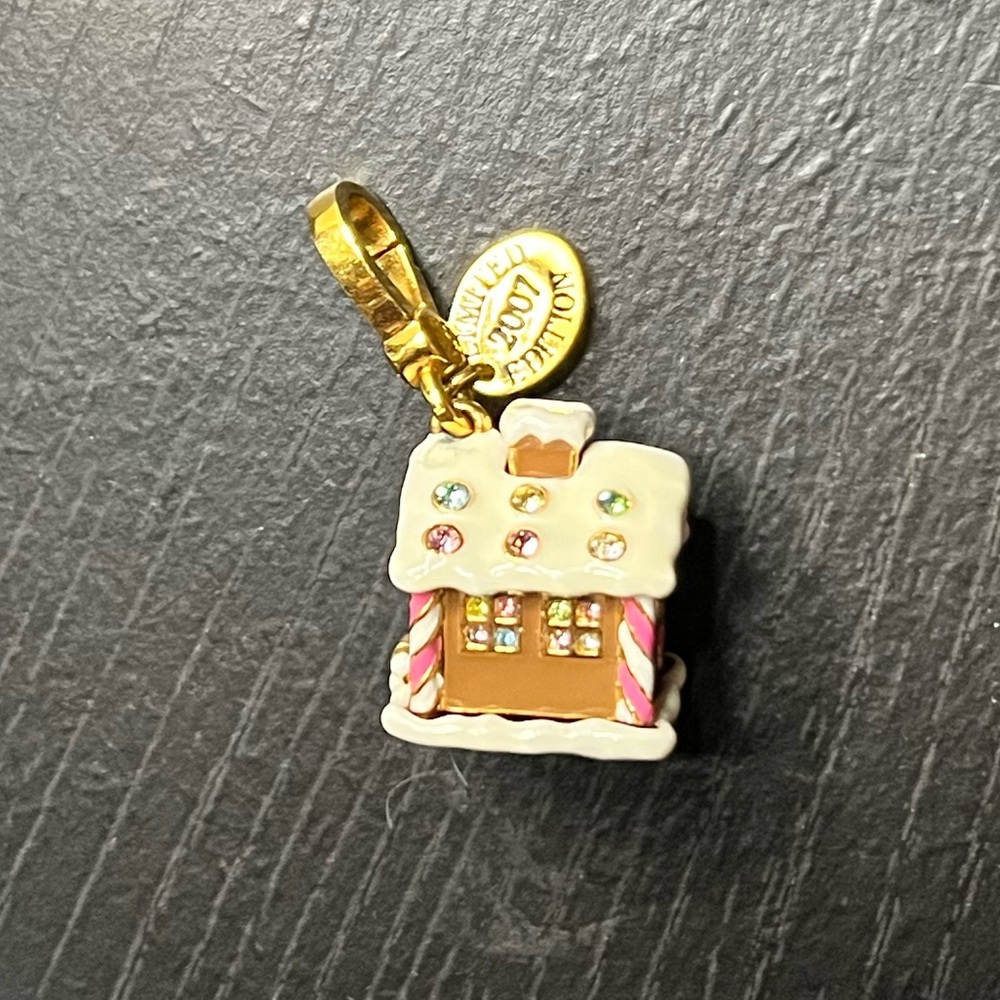 Juicy Couture 2007 Bracelet Charm Gingerbread House limited edition - Picture 7 of 8